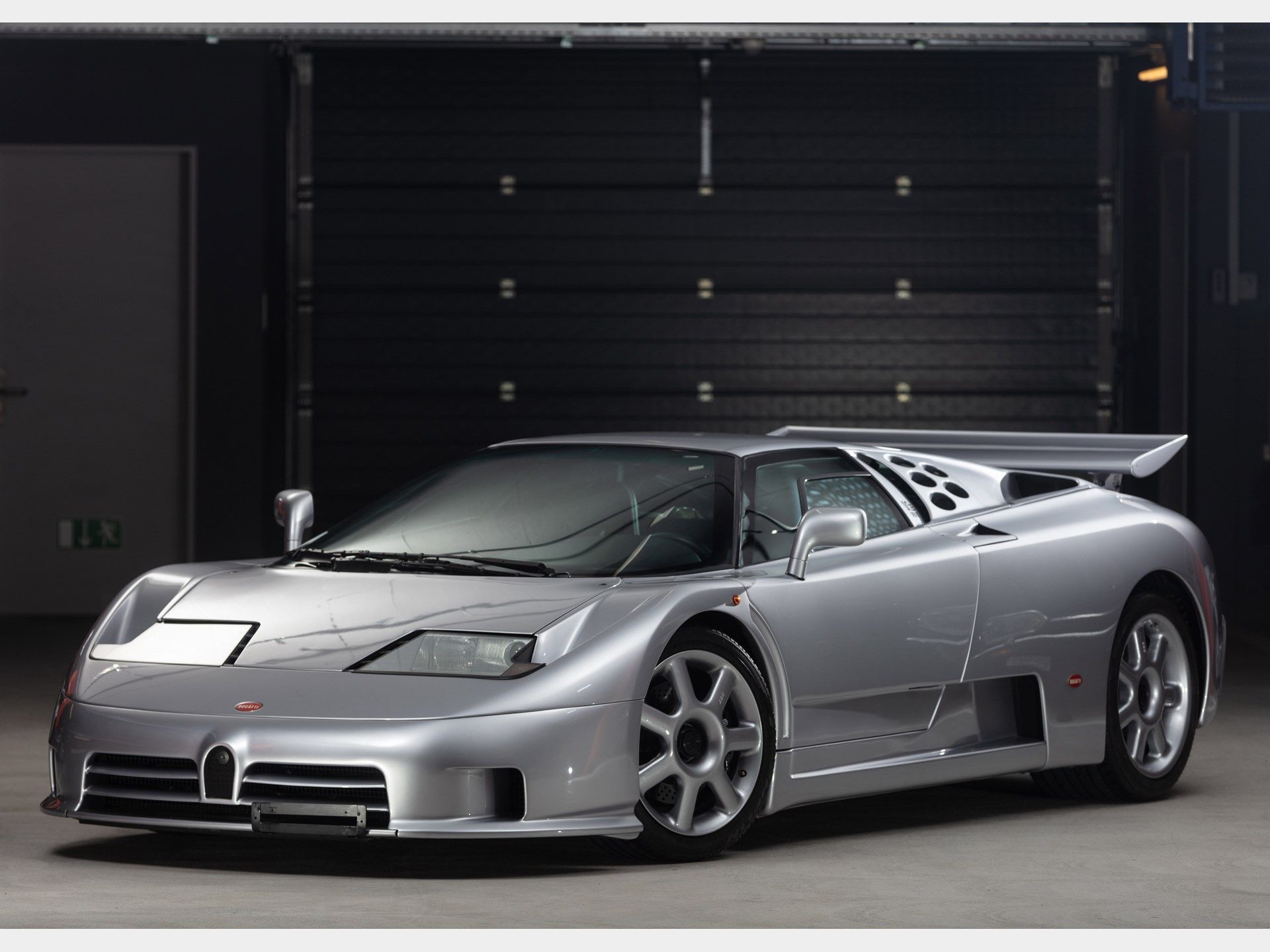 Bugatti EB 110 - Managing Composites